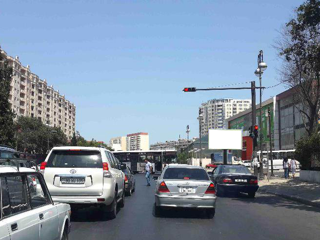 M.Hadi küç. (Music Gallery-nin qarşısı)