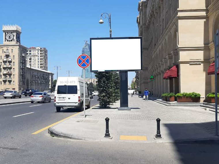 H.Əliyev pr. – M.Məmmədzadə küç. (Rəssamlıq Akademiyası)