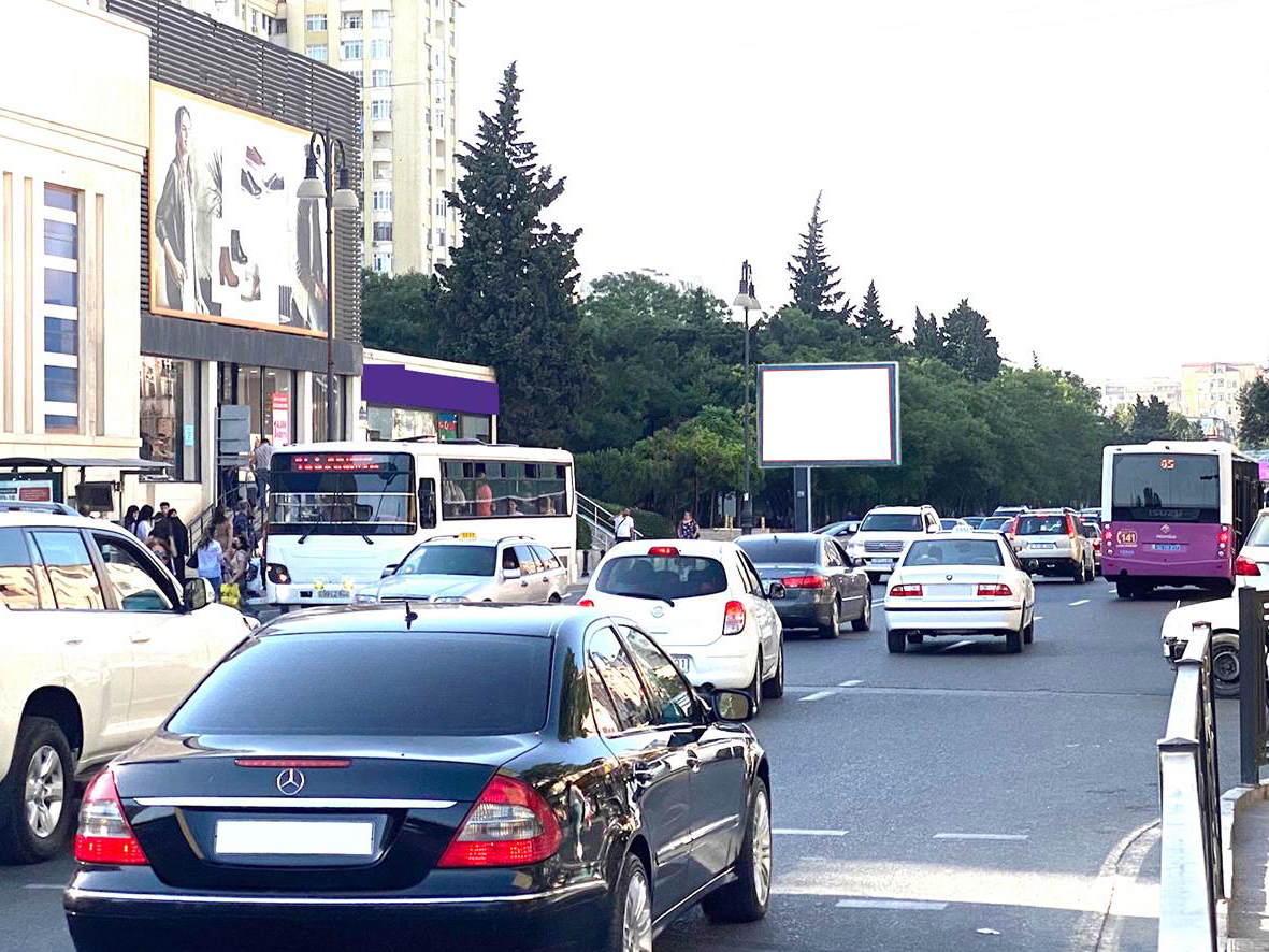 Cavadxan küç.-3-cü mkr. (M.Əcəmi) B