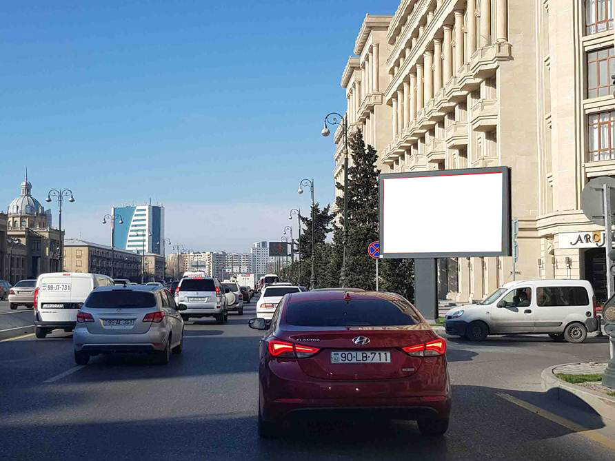 H.Əliyev pr. (H.Əliyev mərkəzinə yaxın)