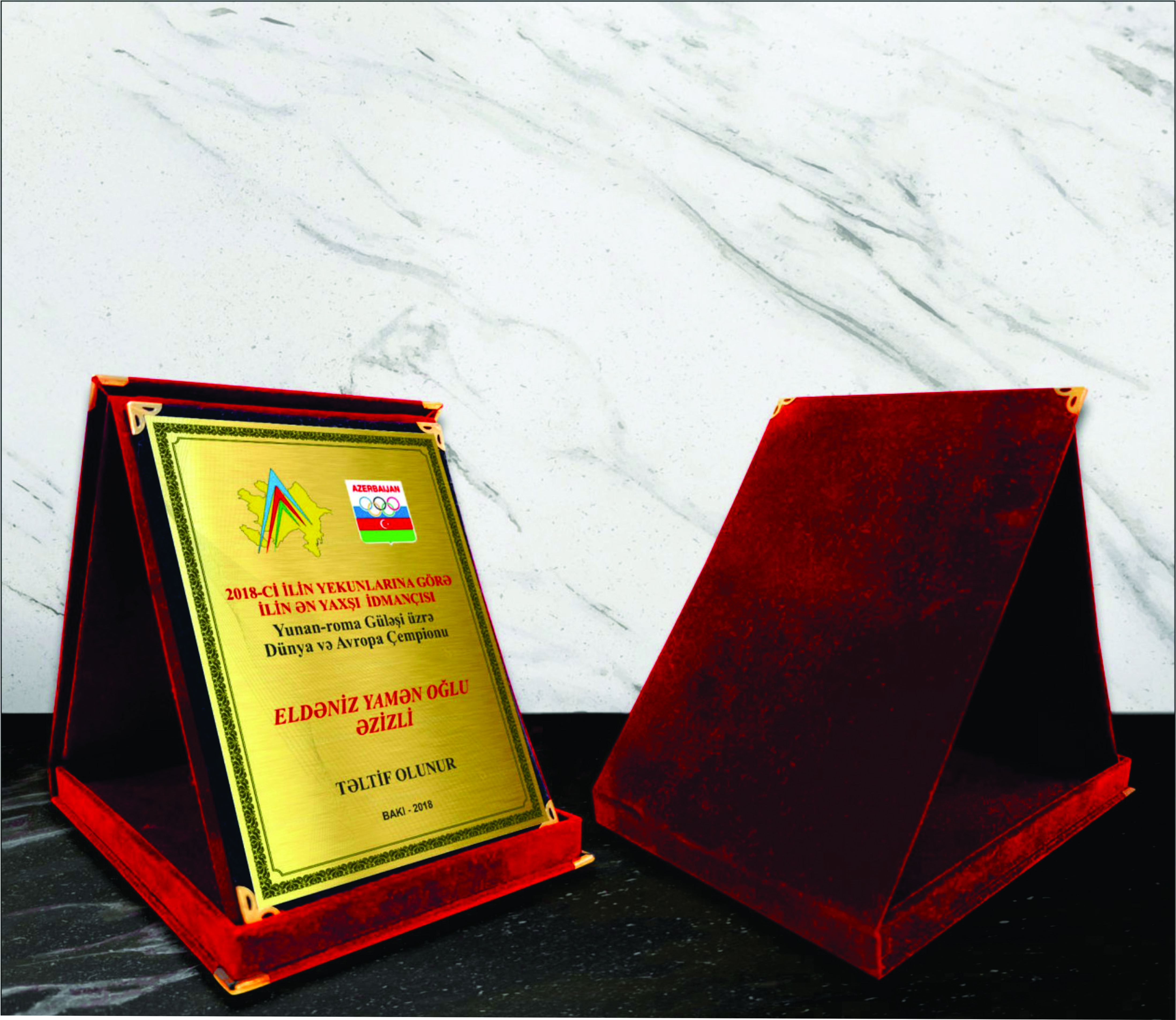 Plaket məxmər / sadə P01 qırmızı